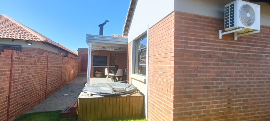 3 Bedroom Property for Sale in Langenhovenpark Free State